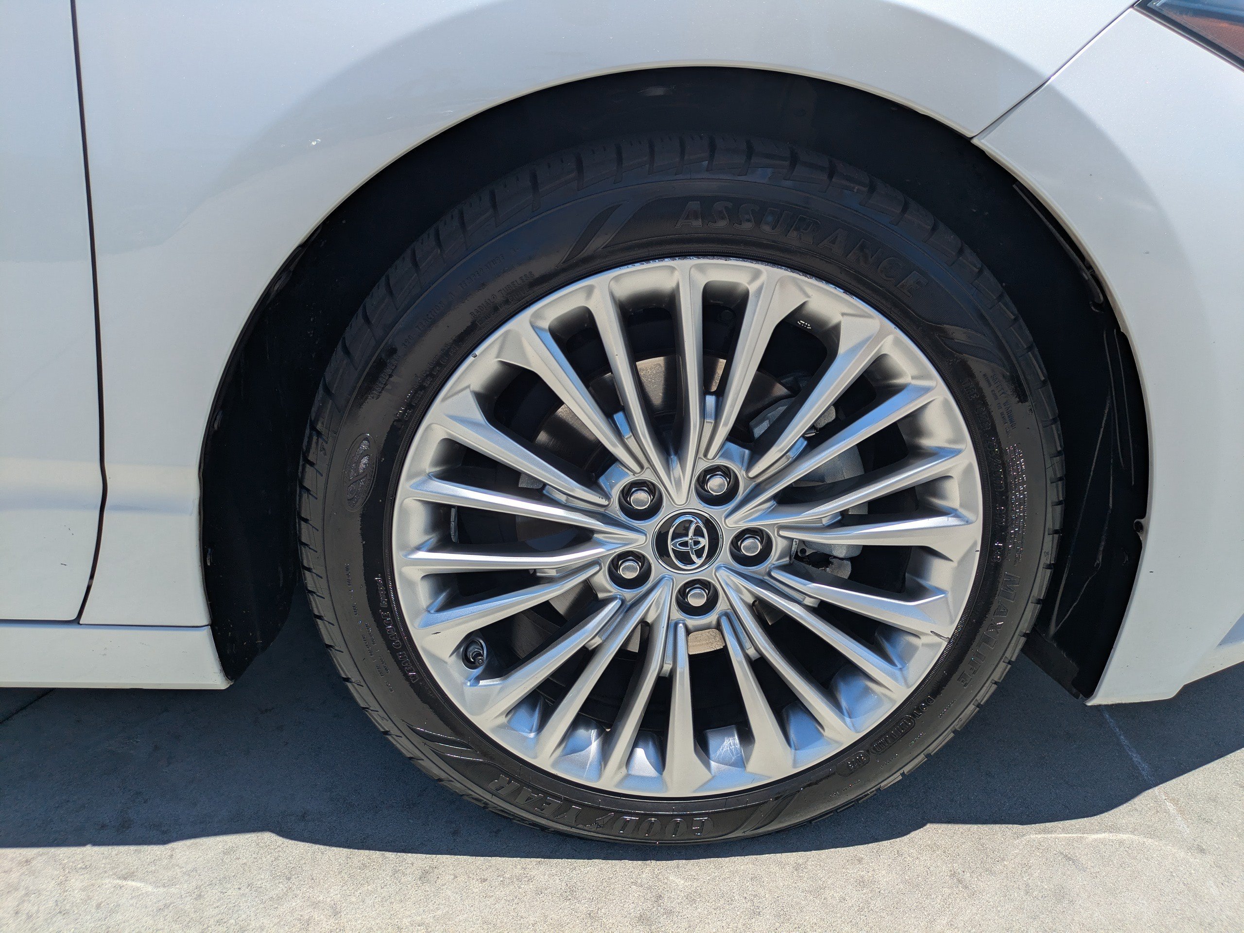 2019 Toyota Avalon Limited - Photo 9