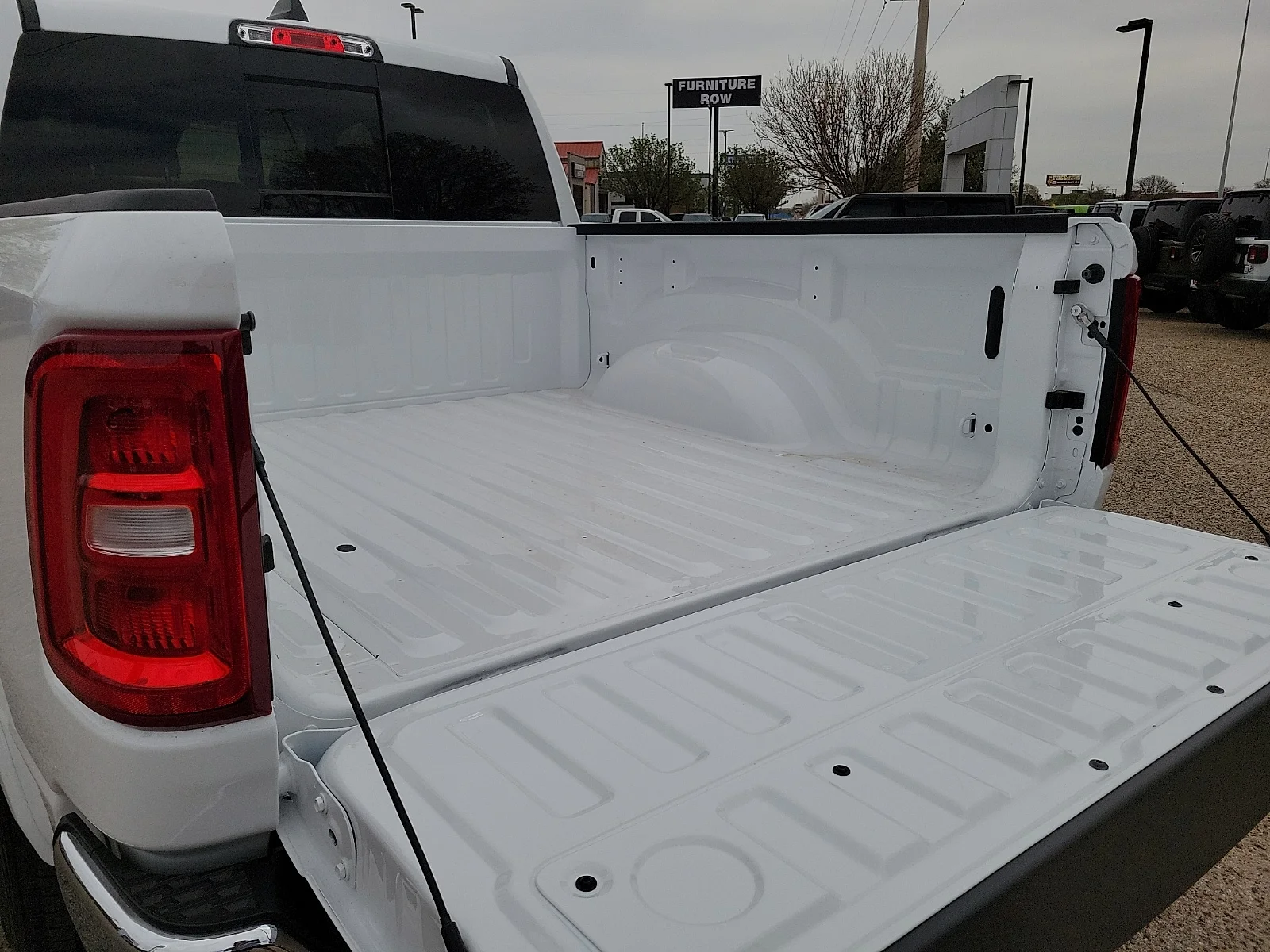 New 2026 PW7 Bright Whit Ram LONE STAR CREW CAB 4X4 5