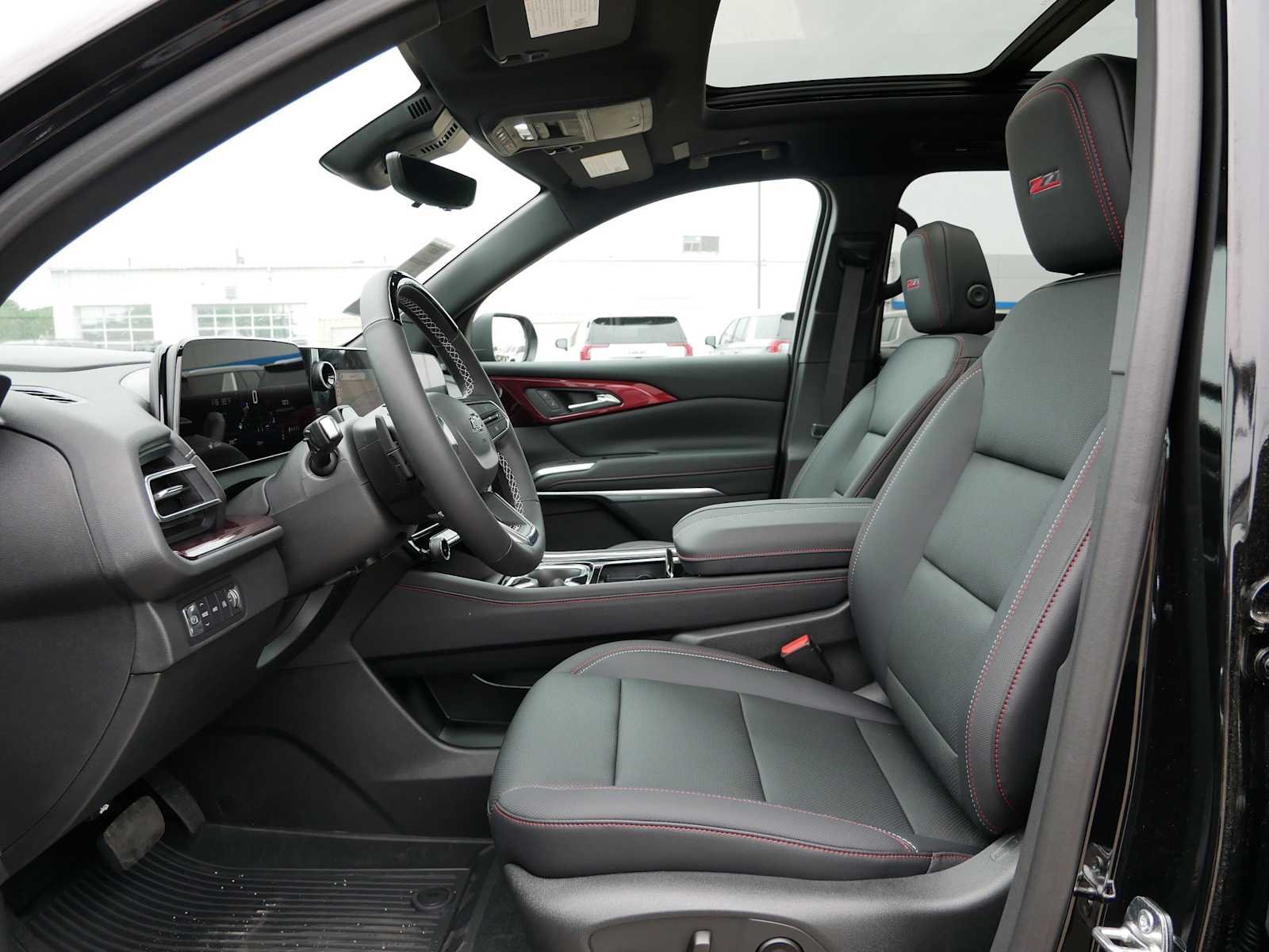2026 Chevrolet Traverse Z71 - Photo 10