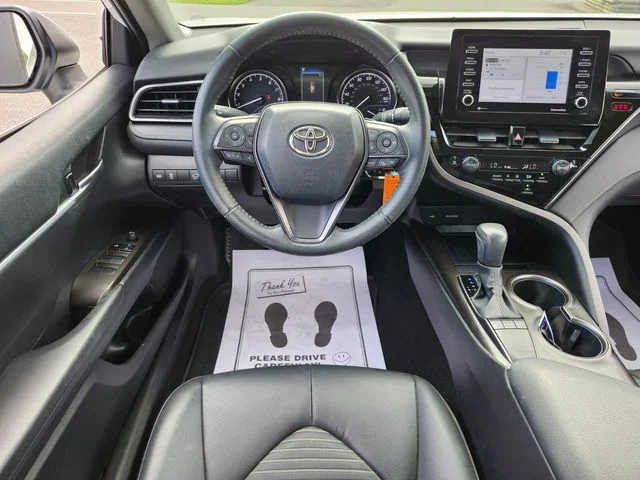 Used 2023 White Toyota SE image 19