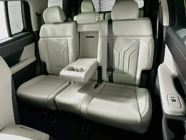 New 2027 Gray Hyundai SEL image 11