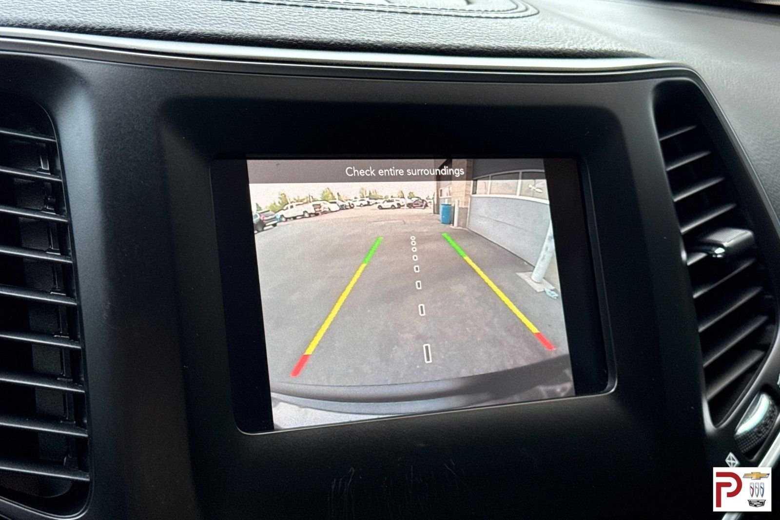 Used 2019 Gray Jeep Latitude Plus image 22