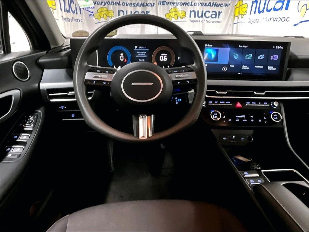 Used 2024 Gray Hyundai SEL image 17