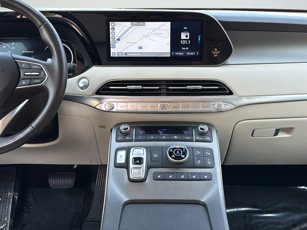 Used 2021 White Hyundai Calligraphy image 17
