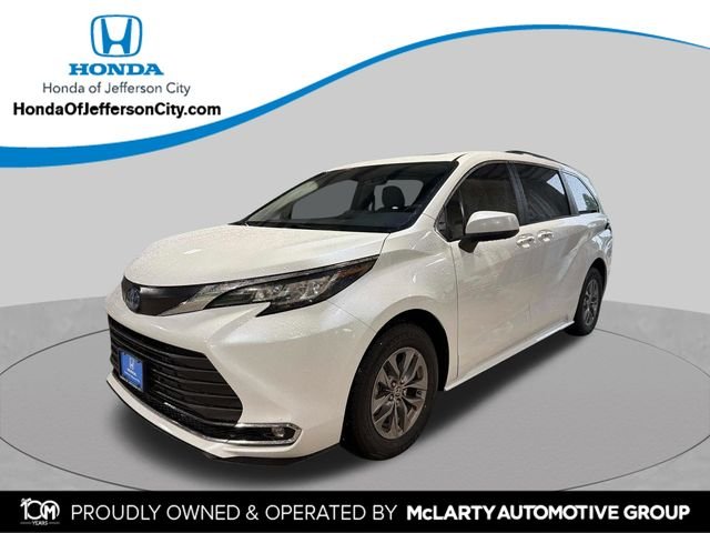 2023 Toyota Sienna XLE