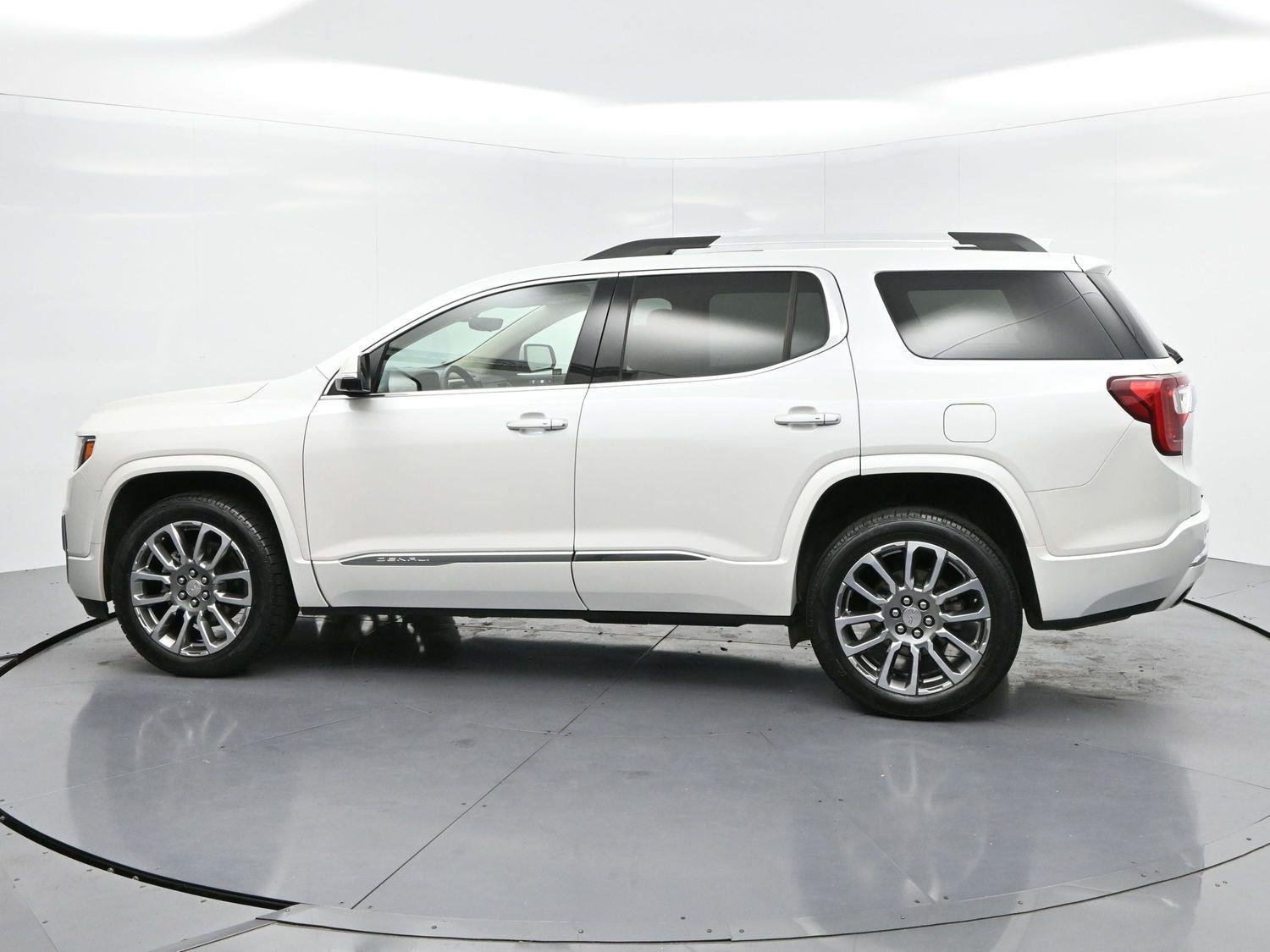 Used 2023 White Frost Tricoat GMC Denali image 4