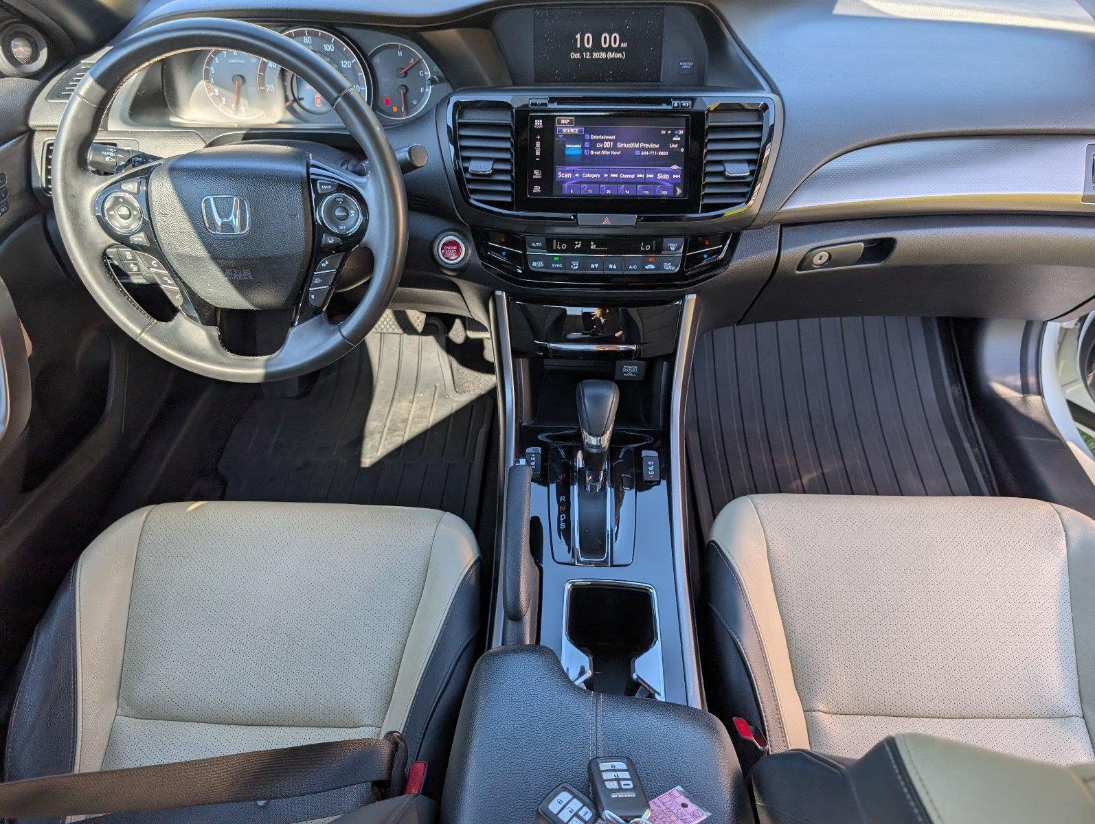 Used 2017  Honda Touring image 34