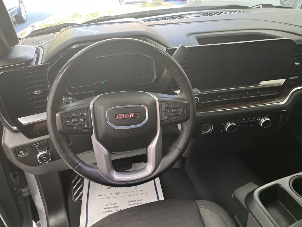 Used 2024 Gray GMC Elevation image 15