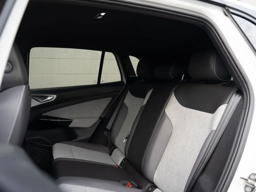Used 2023 White Volkswagen Pro image 18