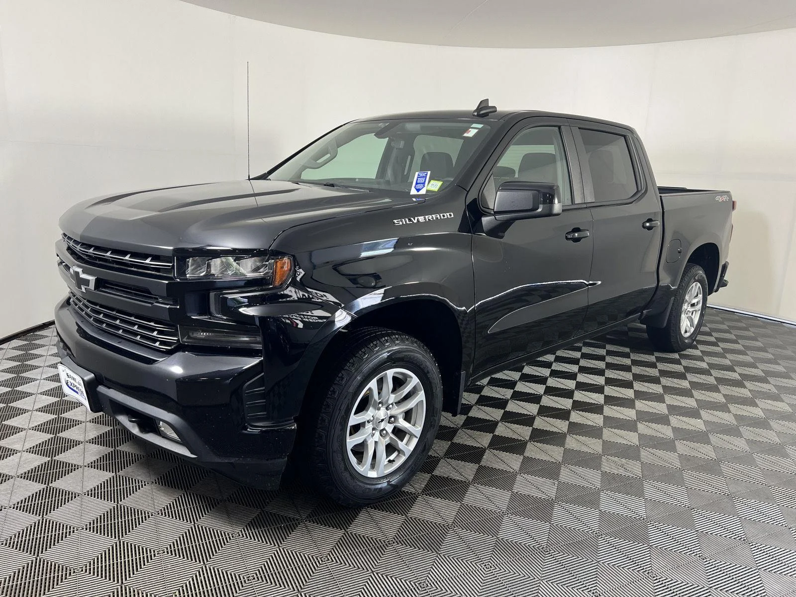 Used 2019 BLACK Chevrolet RST image 29