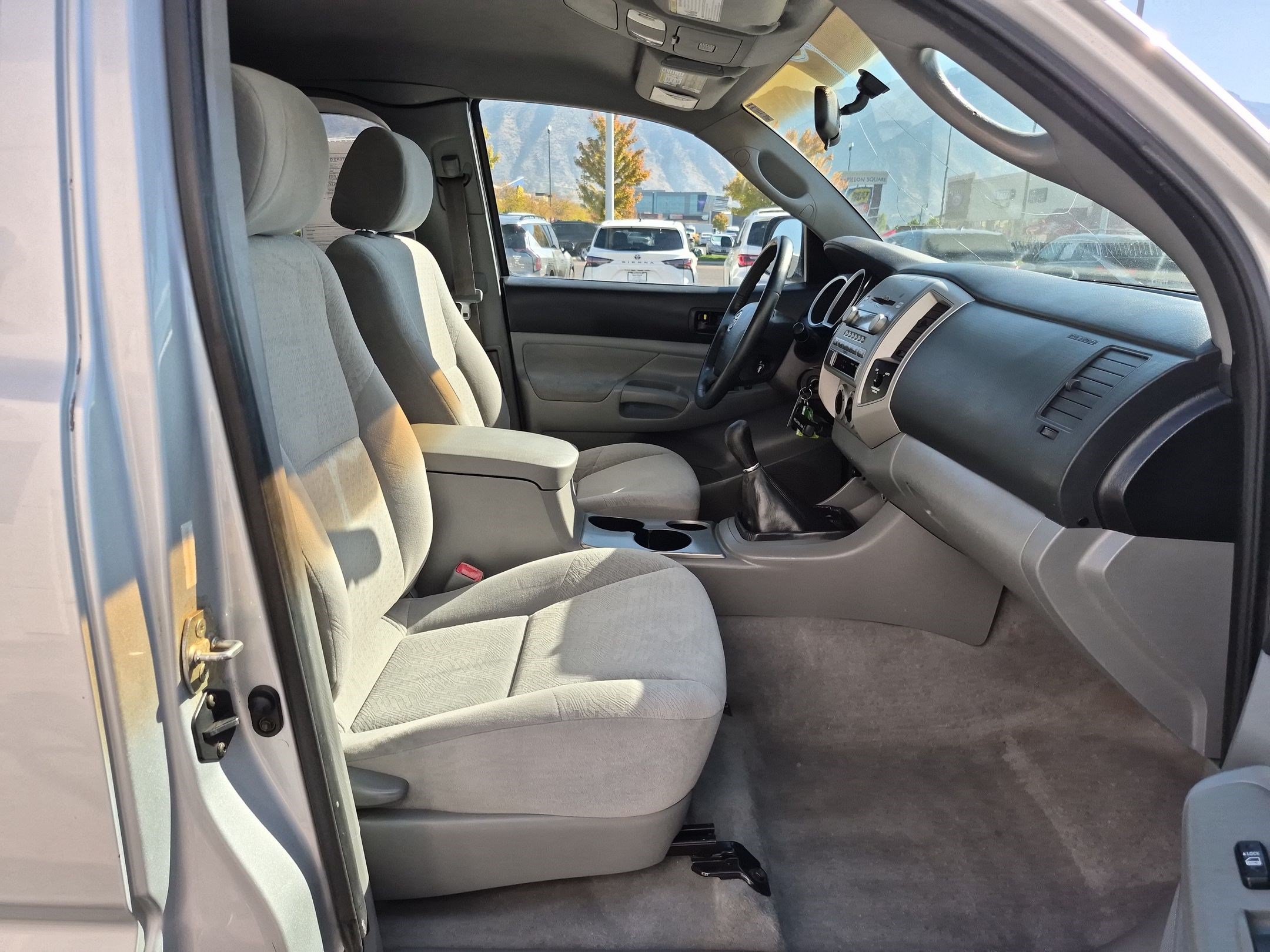 Used 2006 Silver Toyota PreRunner image 28