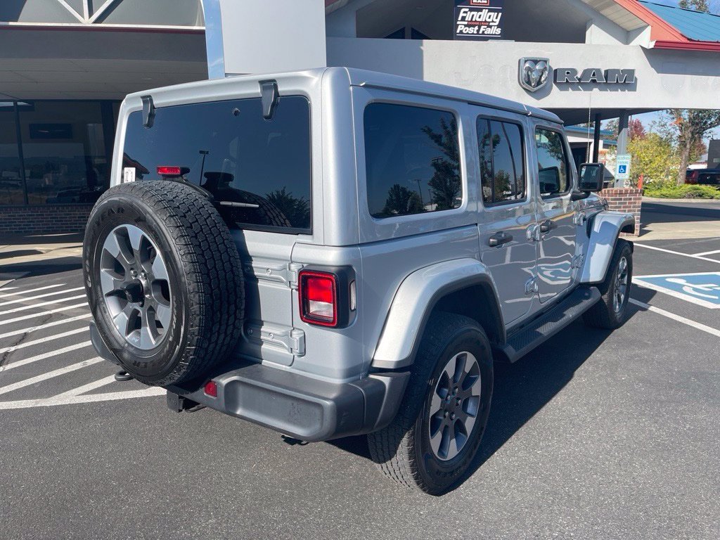 Used 2023 Silver Jeep Sahara image 5