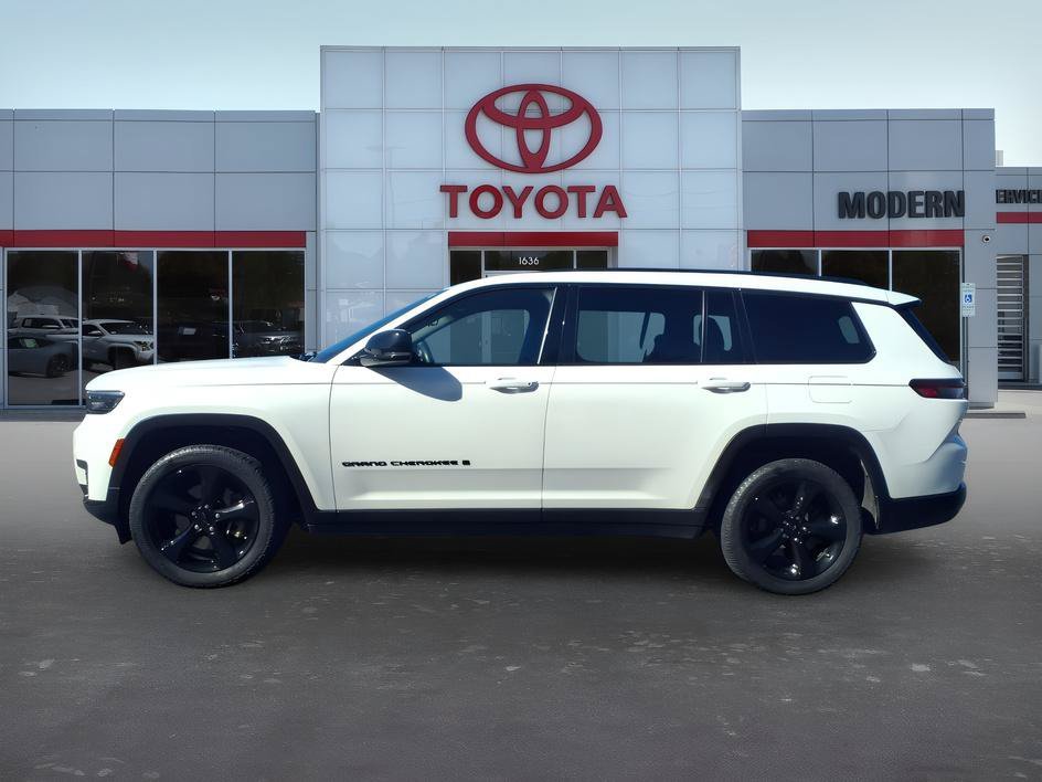 Used 2021 Bright White Clearcoat Jeep Altitude image 2