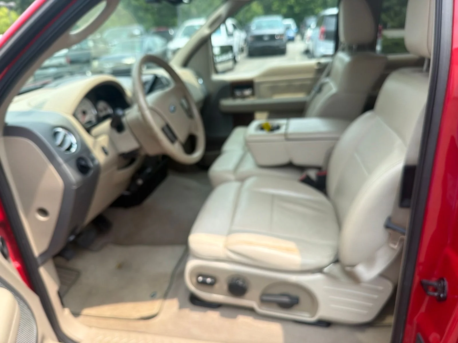 Used 2004 Red Ford Lariat image 8
