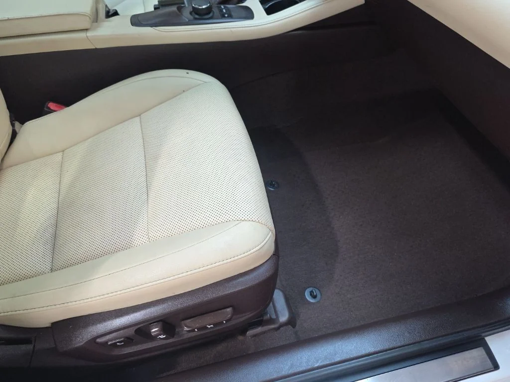 Used 2018 White Lexus 350 image 11