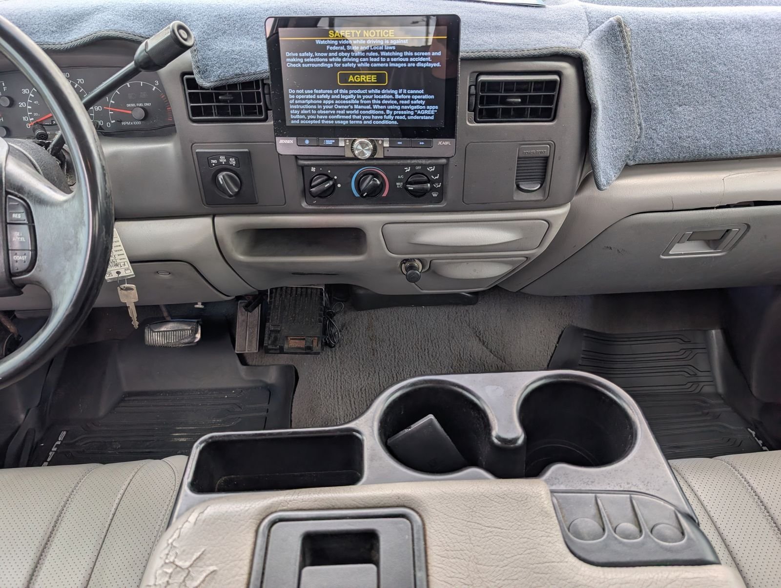 Used 1999 Green Ford XL image 7