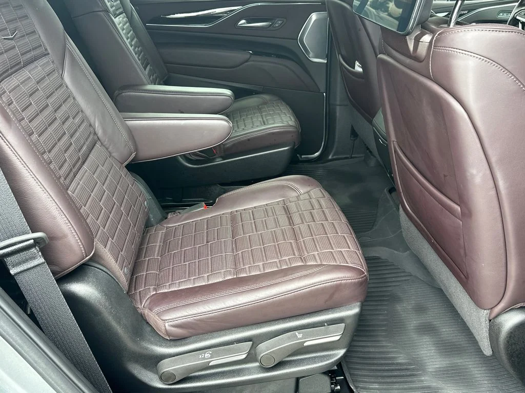 Used 2024 Silver Cadillac Sport Platinum image 15