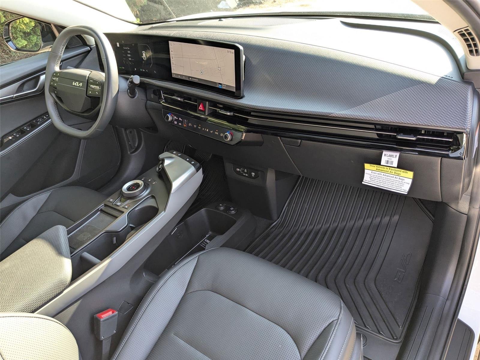 New 2025 Glacier White Pearl Kia Wind image 37