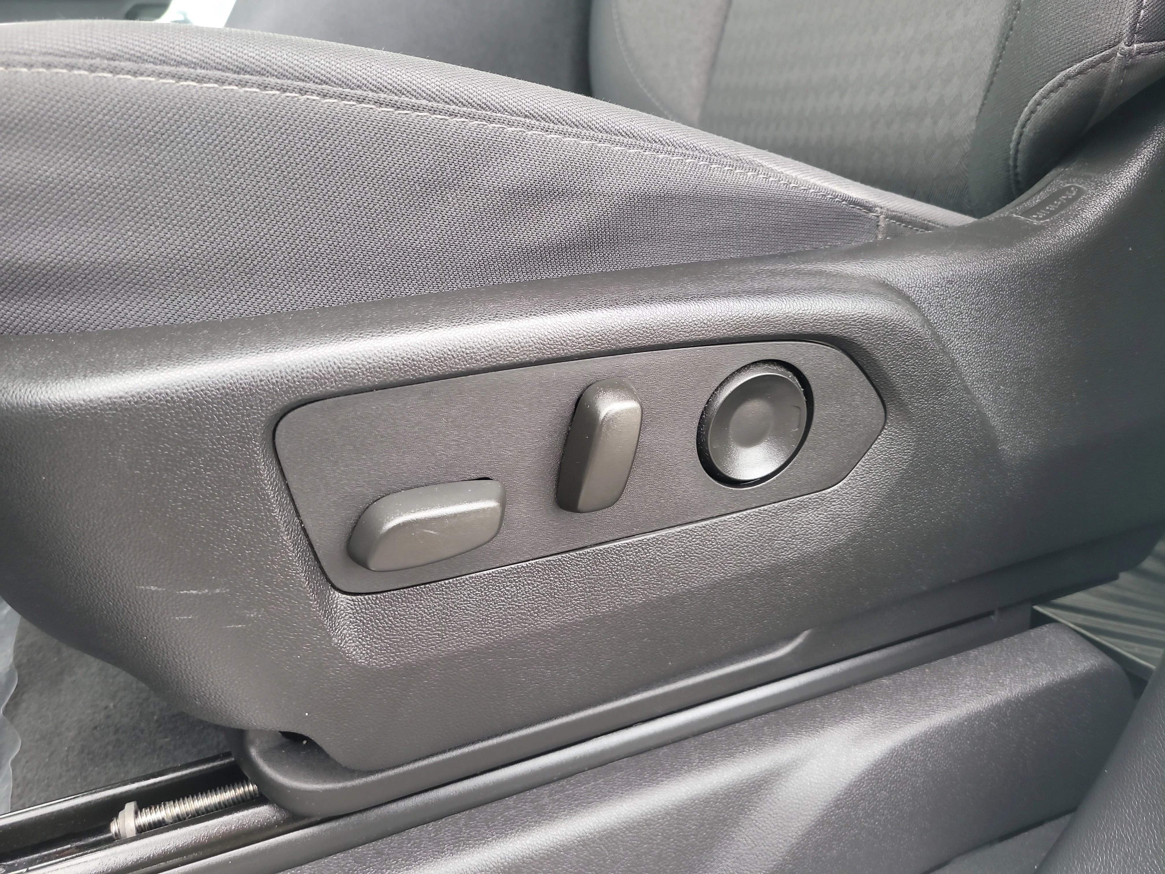 Used 2024 Summit White Chevrolet LT image 19