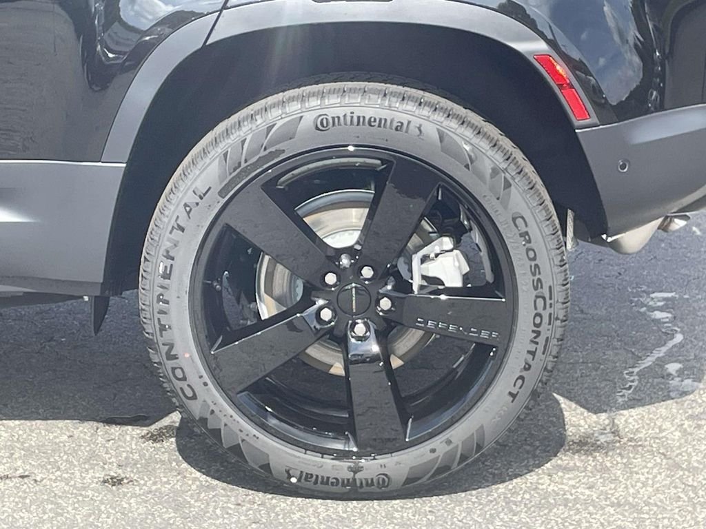New 2026 Santorini Black Land Rover S image 11
