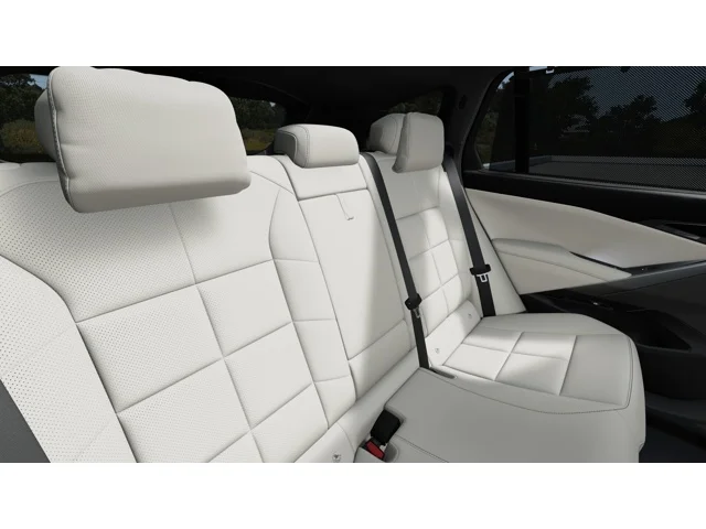 New 2027 Space Silver Metallic BMW  image 12