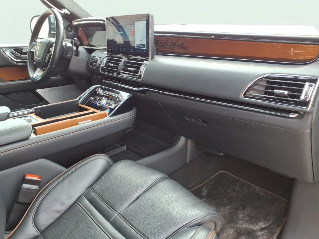Used 2024 White Lincoln Black Label L image 26
