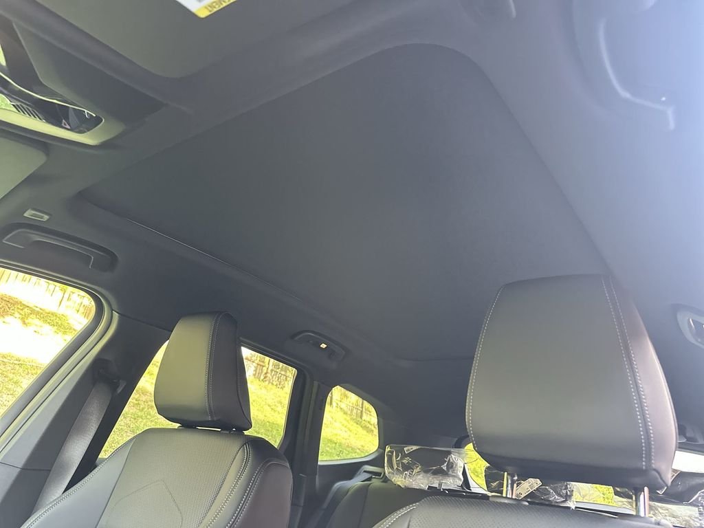 Used 2026 White BMW xDrive28i image 23