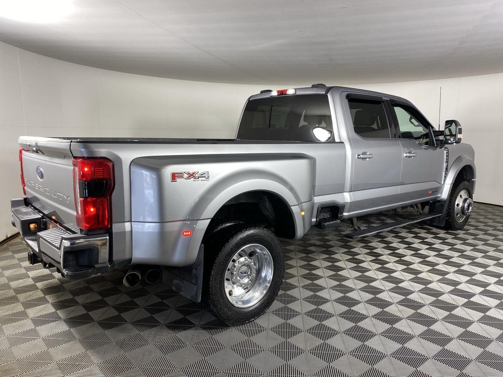 Used 2024 Iconic Silver Ford LARIAT image 7