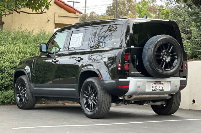 Used 2025 Black Land Rover S image 3