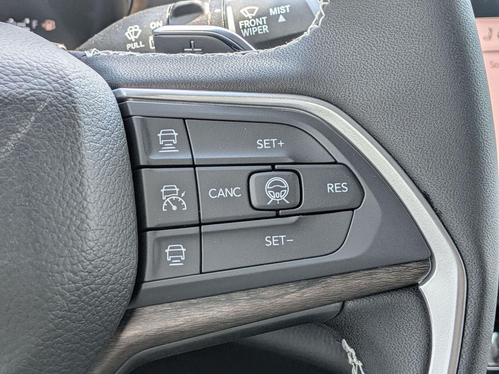 New 2026 Silver Zynith Exterior Paint Jeep Limited Reserve image 22