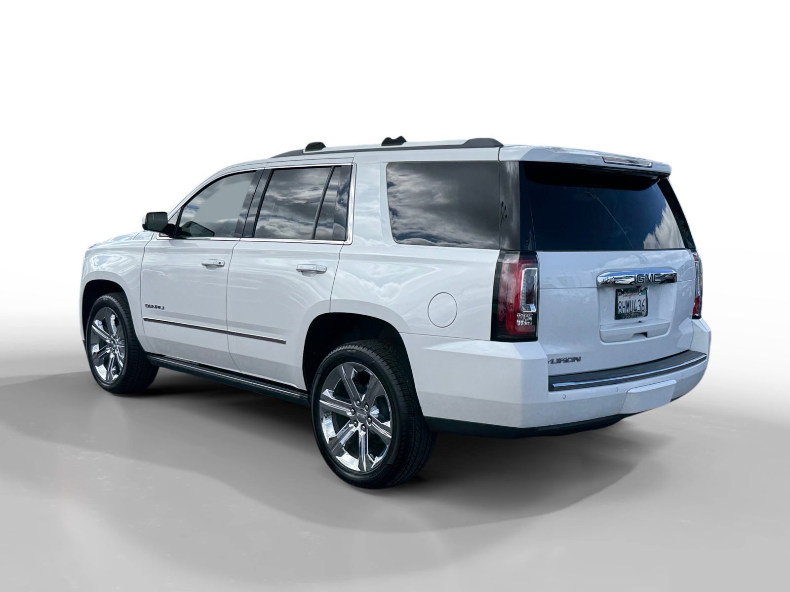 Used 2019 WHITE FROST TRICOAT GMC Denali image 3