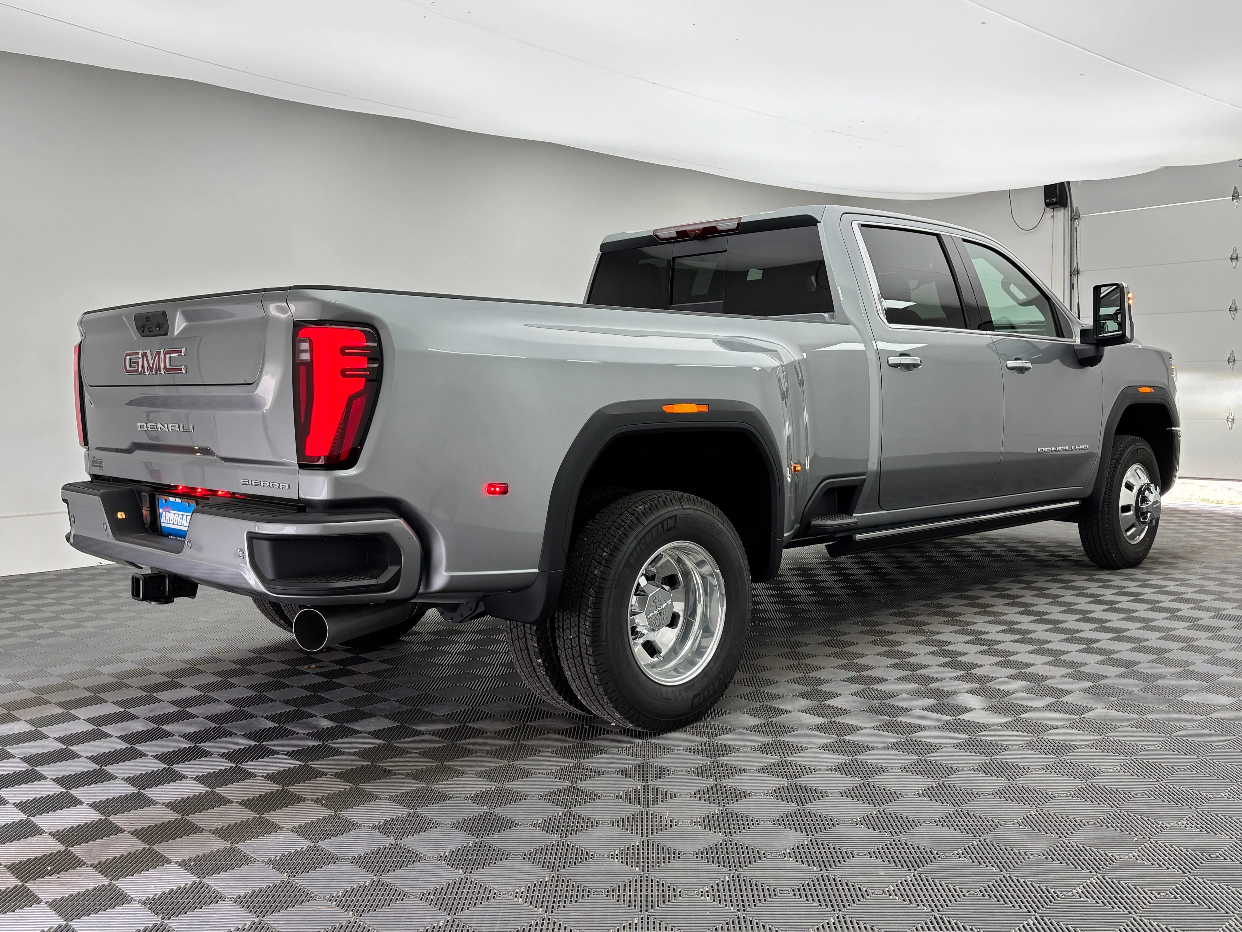 2026 GMC Sierra 3500HD Denali - Photo 10