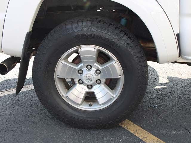 Used 2015 Super White Toyota  image 8