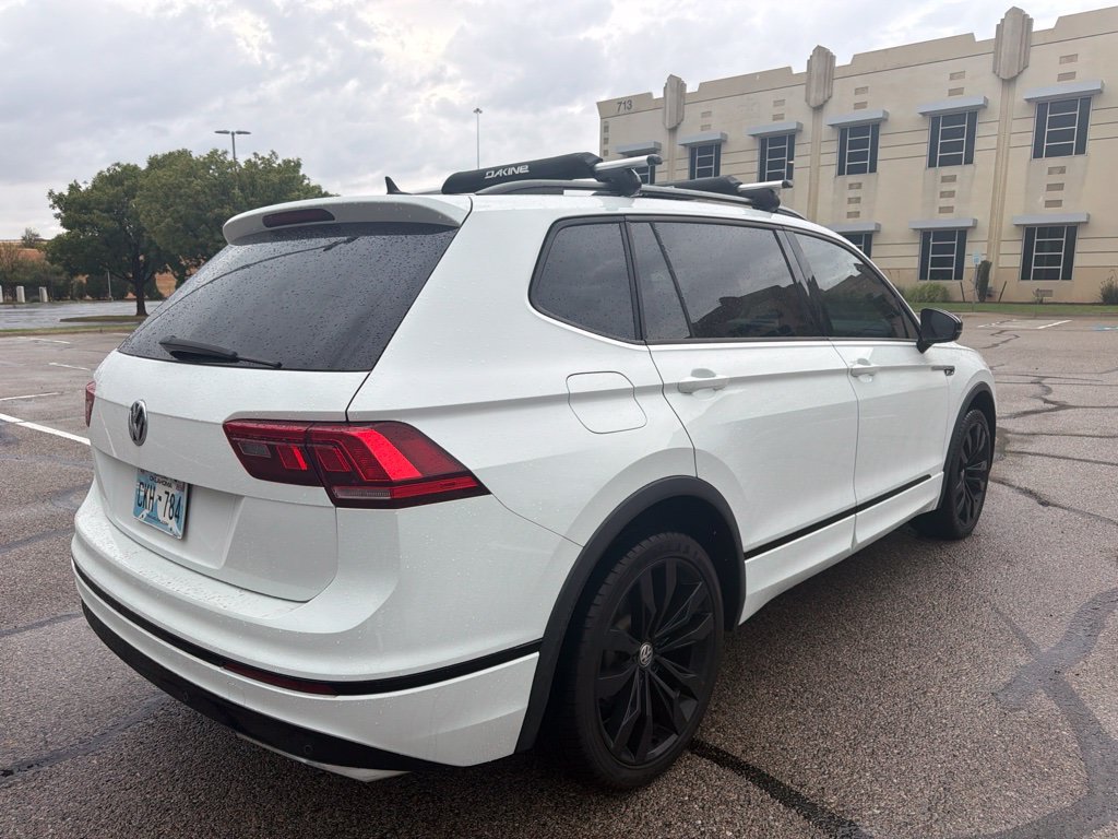 Used 2020  Volkswagen 2.0T SE R-Line Black image 5