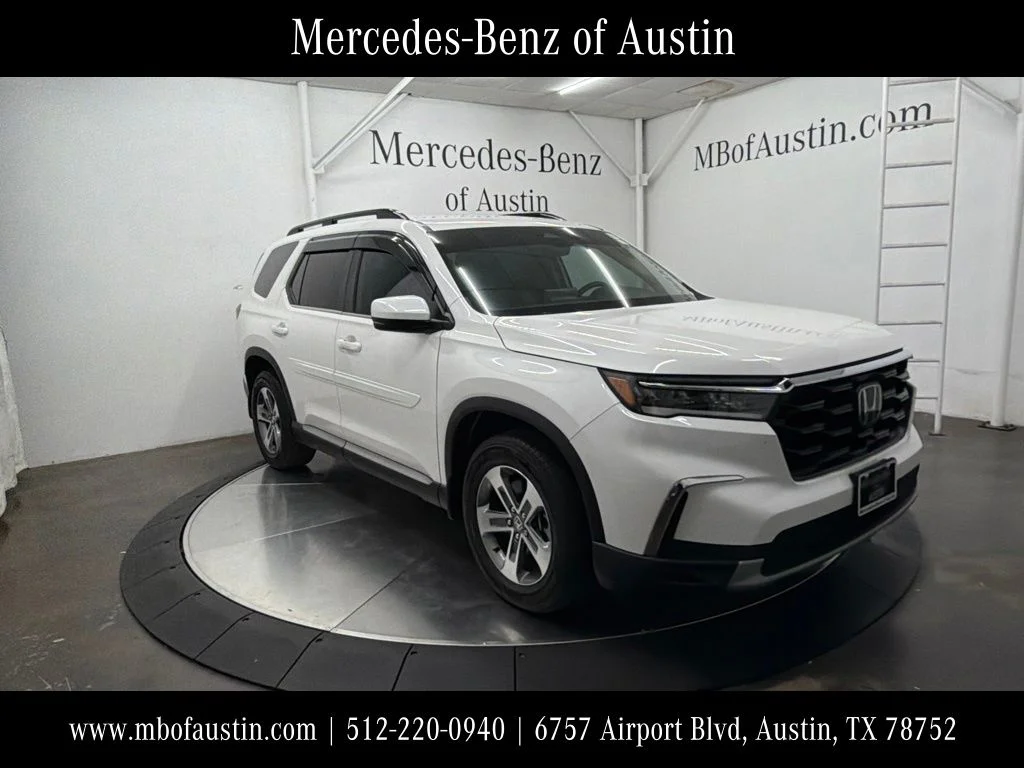 Used 2025  Honda EX-L image 1