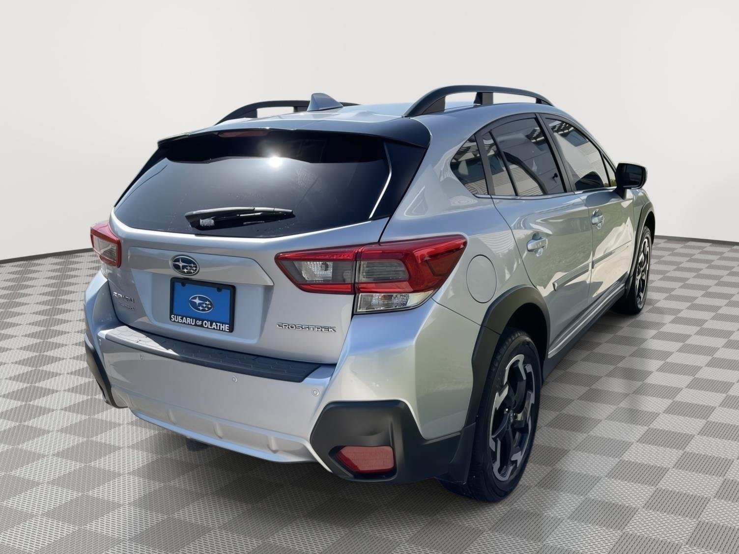 Used 2022 Ice Silver Metallic Subaru Limited image 14