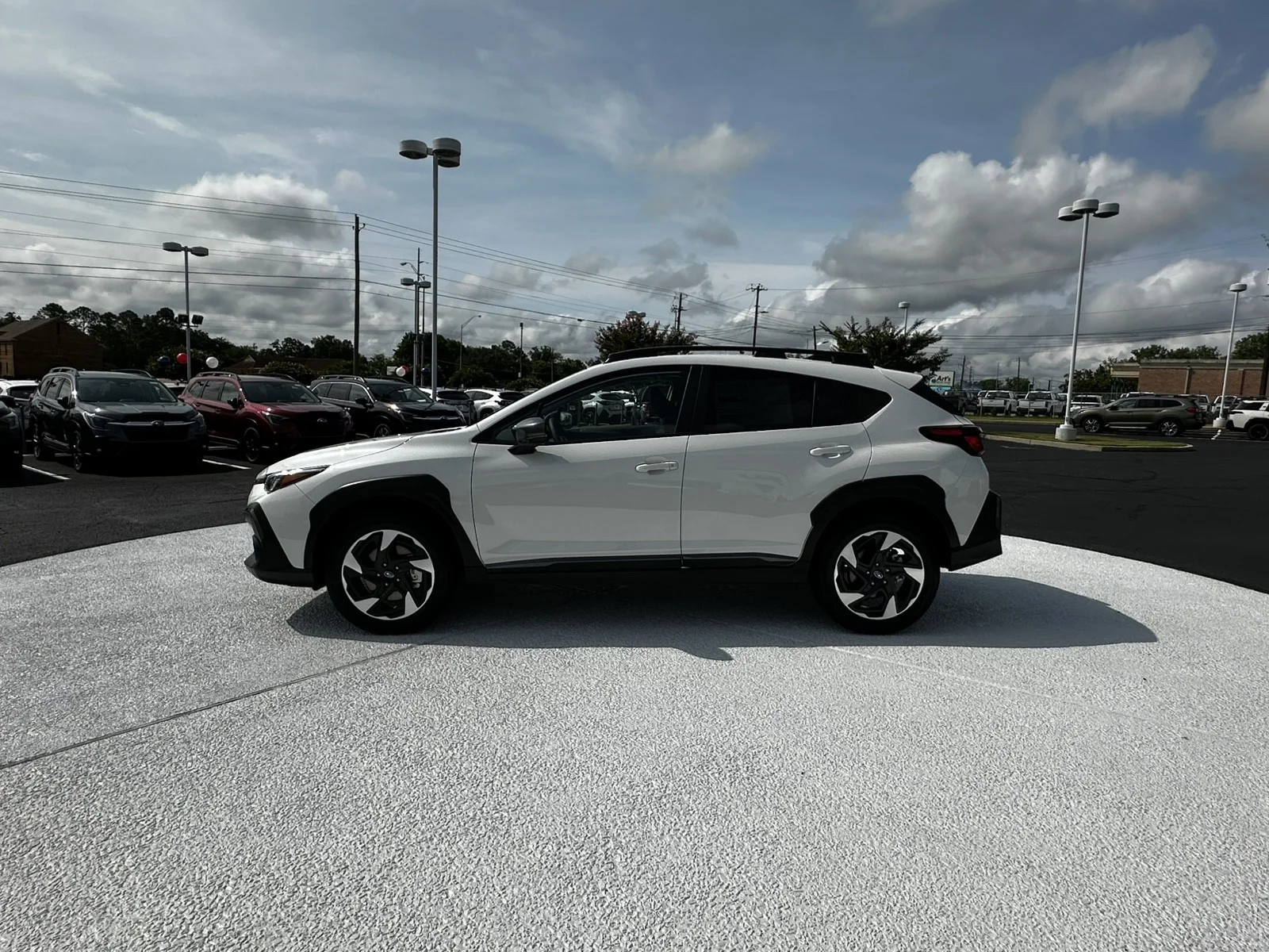 New 2026 CRYSTAL WHITE PEARL Subaru Limited image 4