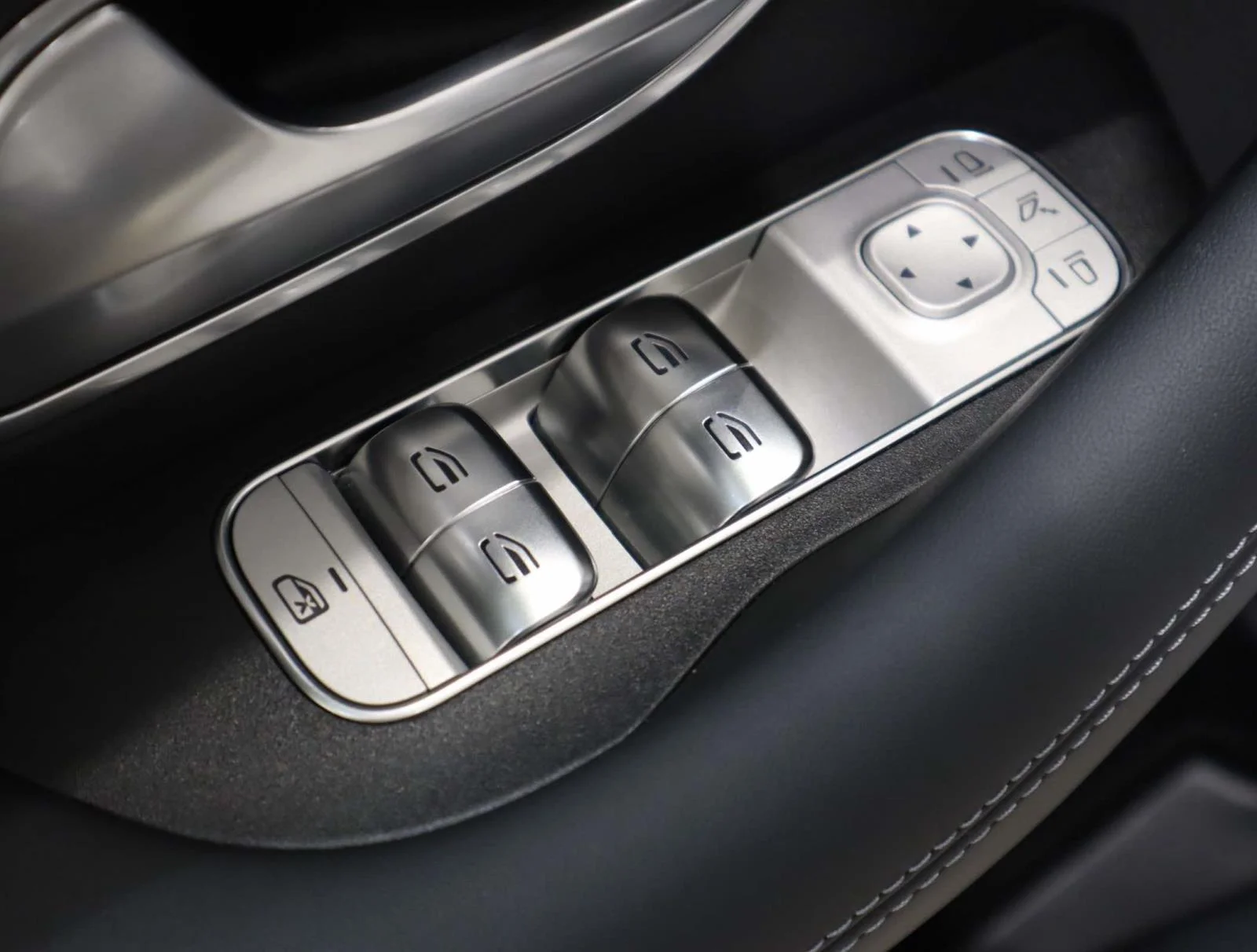 Used 2025 Polar White Mercedes-Benz AMG® GLE 53 4MATIC+ Coupe image 26