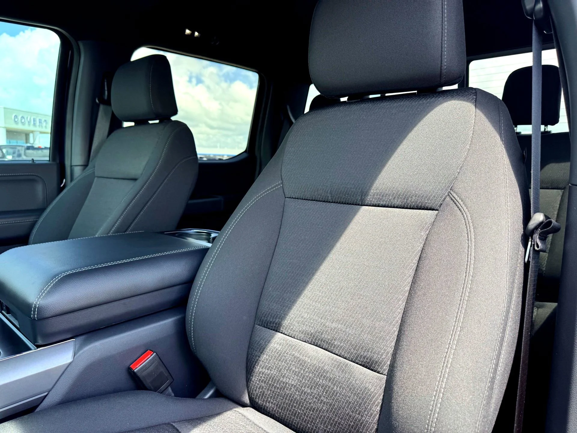 Used 2025  Ford XLT image 12