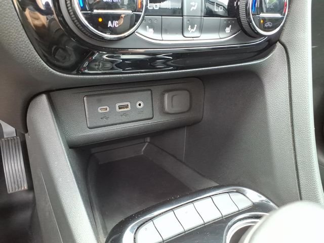Used 2022 Black Buick Select image 29