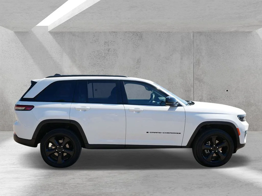 Certified 2023 Jeep Grand Cherokee Altitude with VIN 1C4RJHAG4PC522461 for sale in White Bear Lake, Minnesota