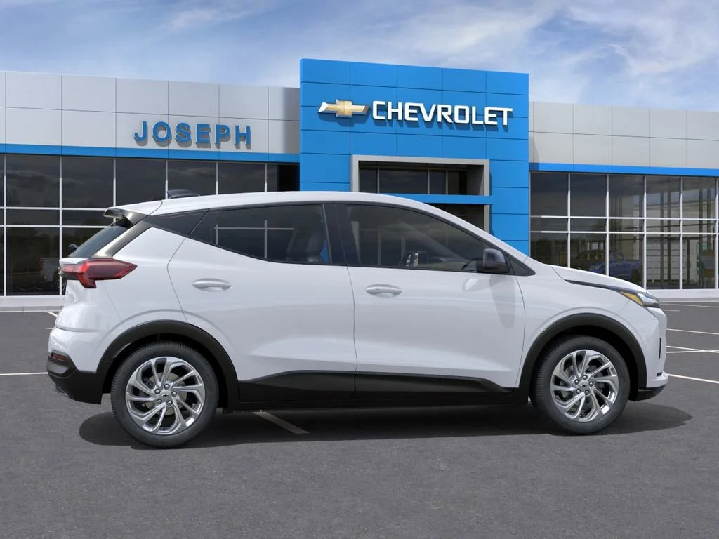 2027 Chevrolet Bolt LT - Photo 6