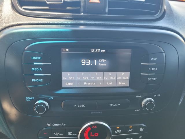 Used 2017 Silver Kia Plus image 23