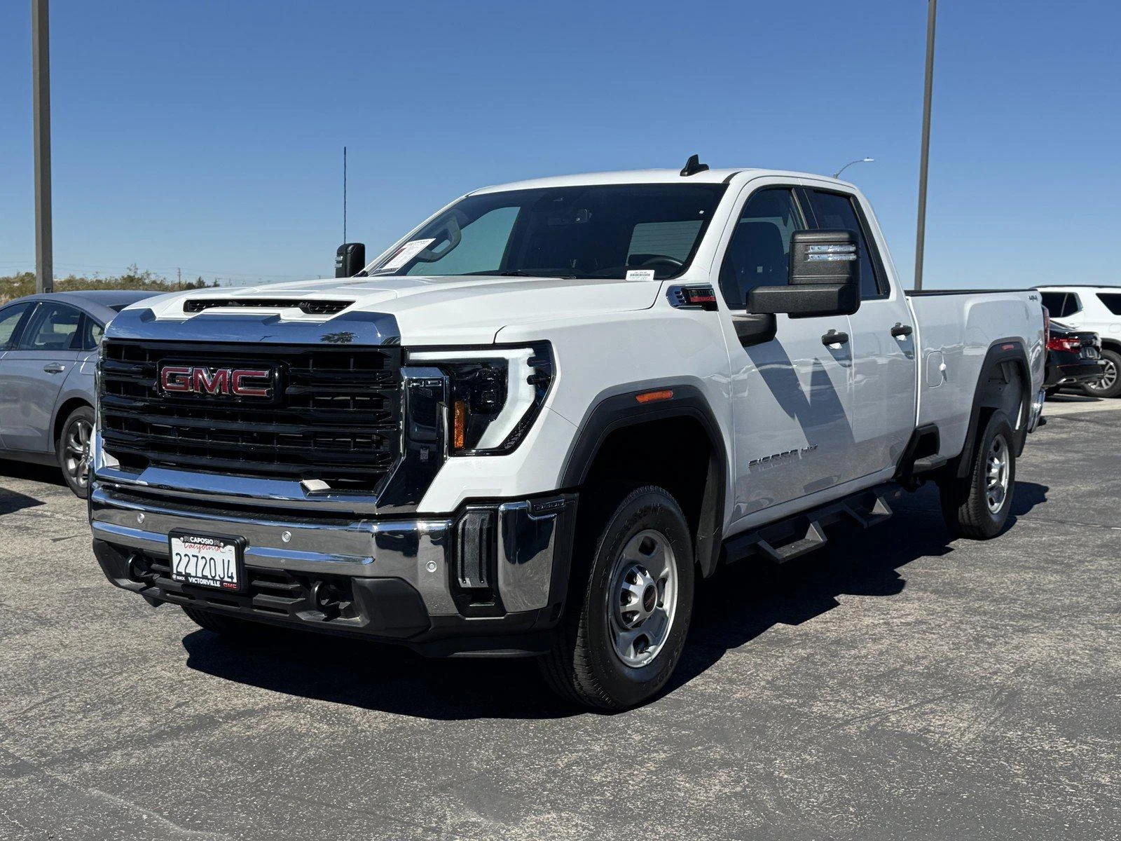 Used 2025 Summit White GMC Pro image 3