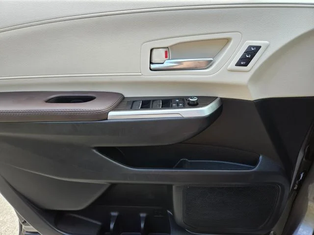 2023 Toyota Sienna Platinum - Photo 32