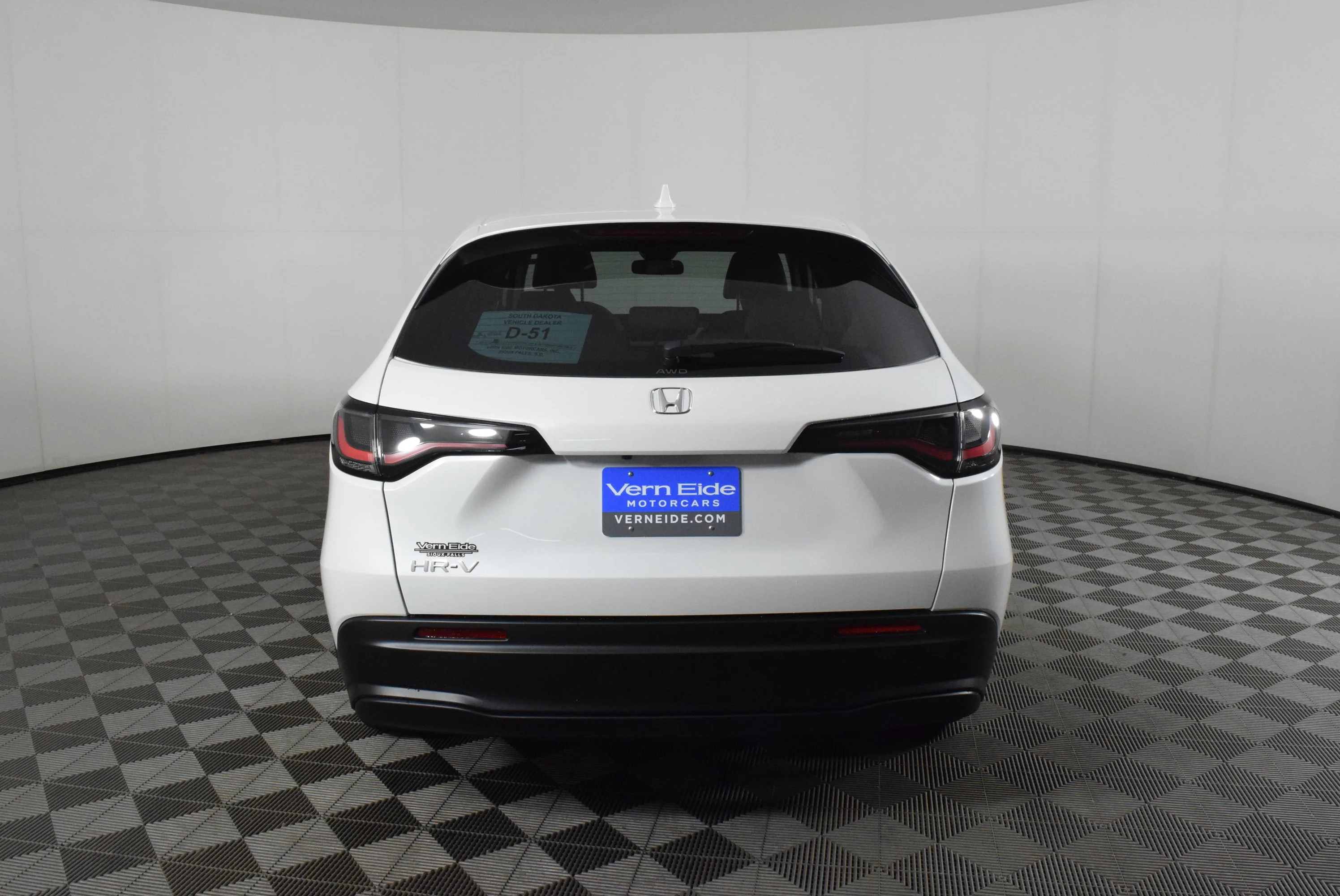 New 2027 Platinum White Pearl Honda LX image 7