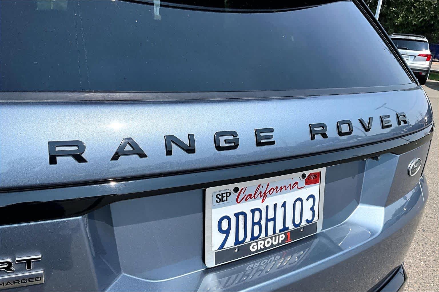 Used 2019 Byron Blue Metallic Land Rover HSE Dynamic image 9