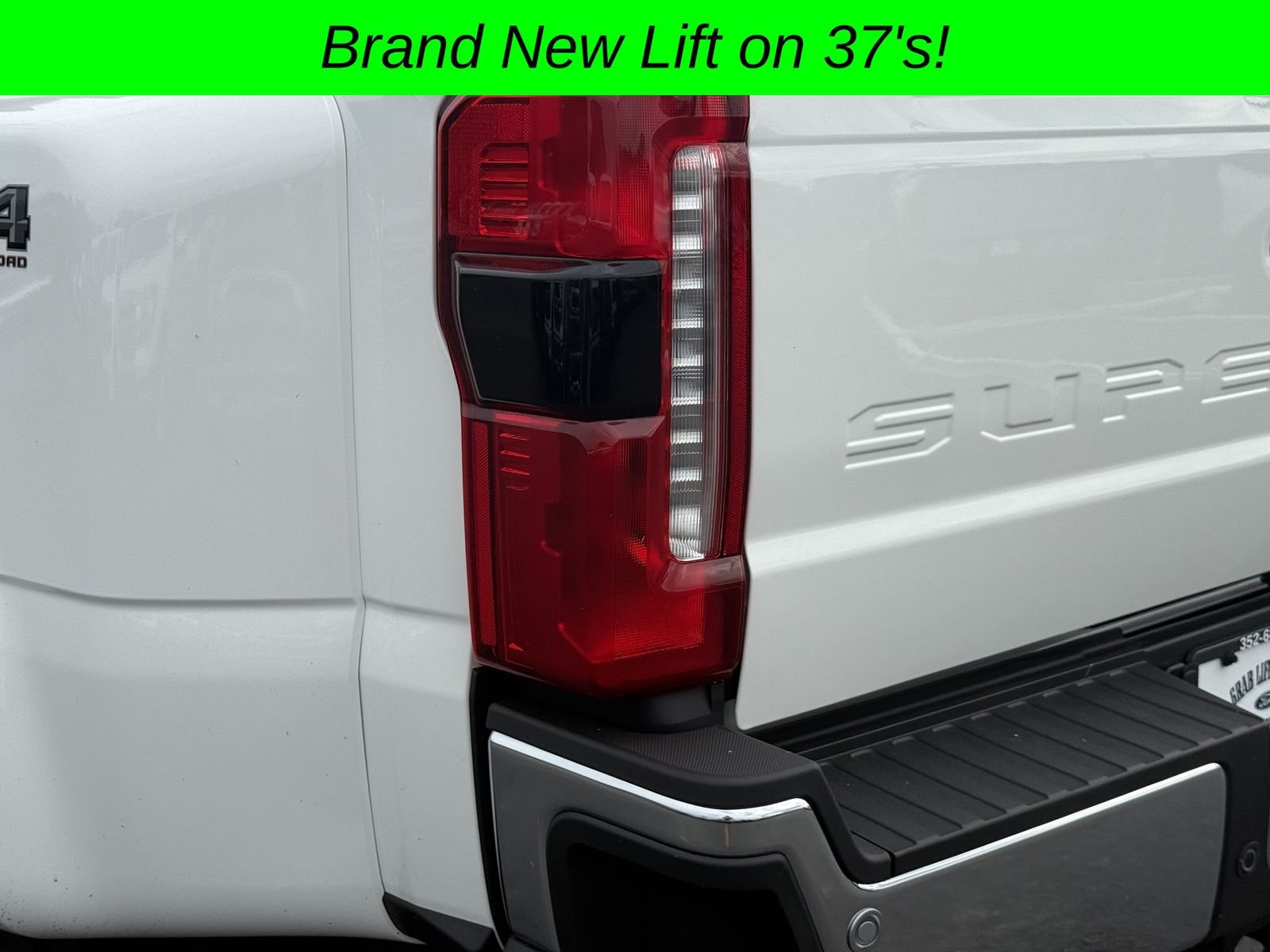 Used 2025 White Ford Lariat image 11