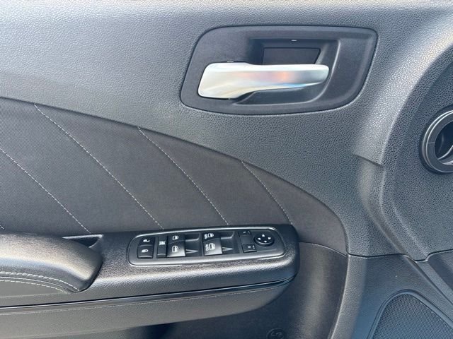 Used 2019 B5 Blue Pearlcoat Dodge SXT image 11