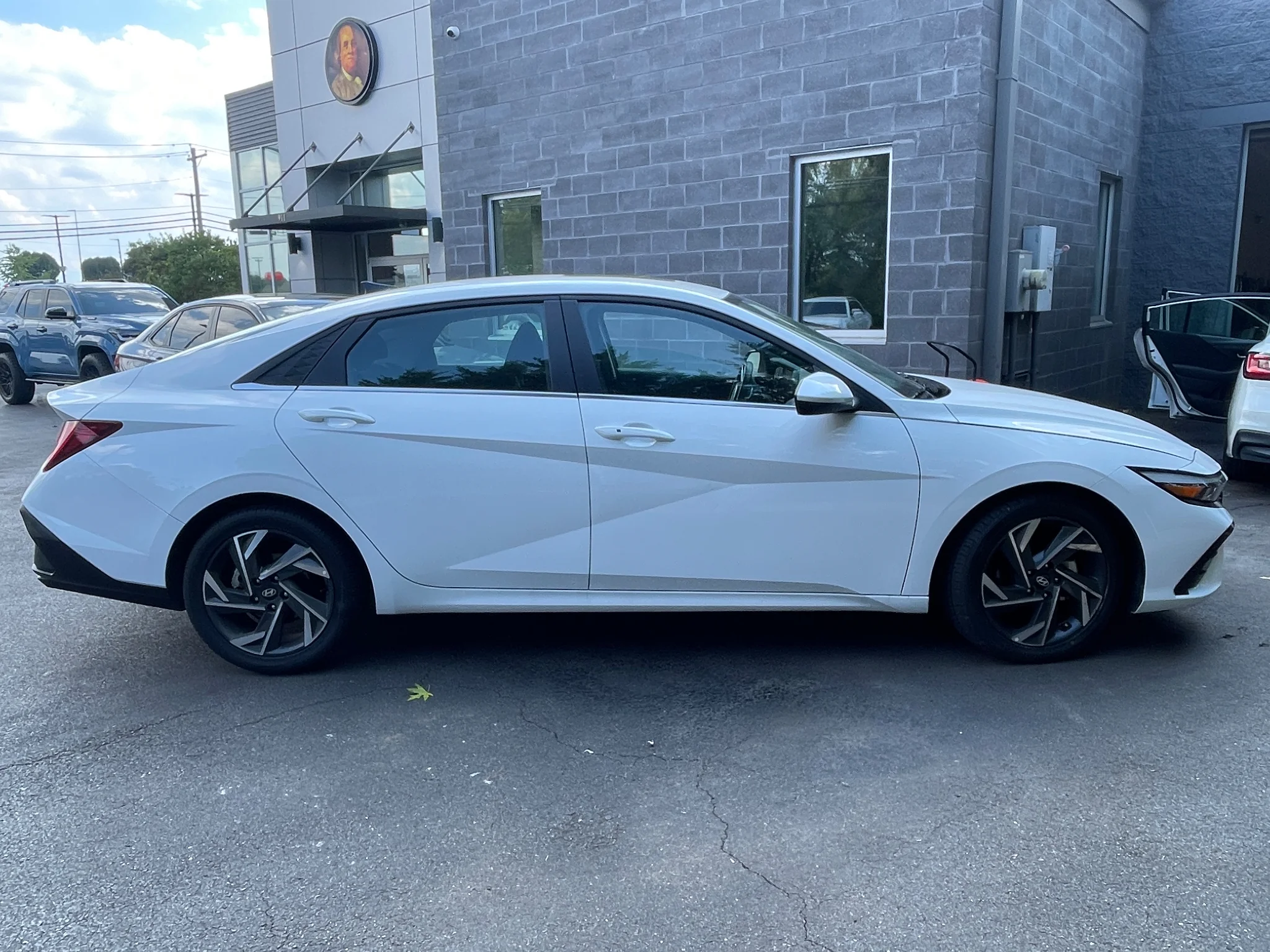 Used 2025 Serenity White Hyundai SEL Convenience image 7